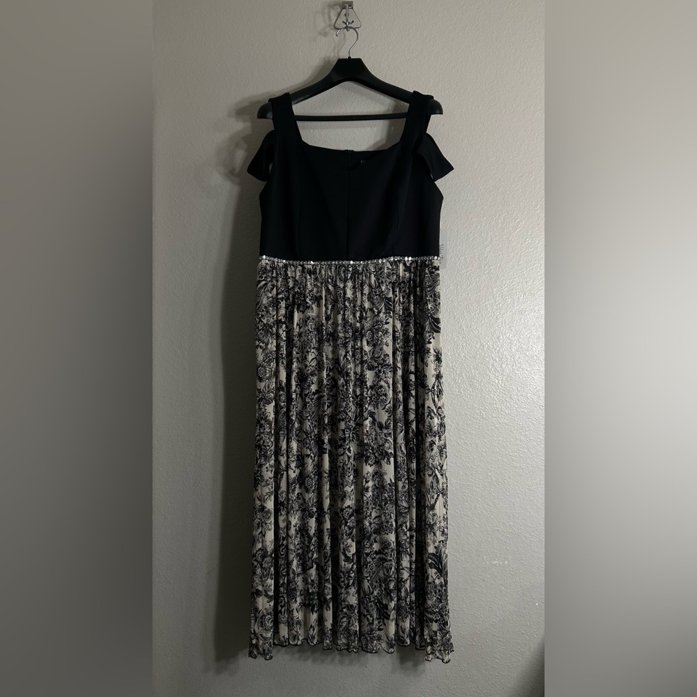 Elegant Black and Cream Floral Dress